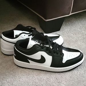 Air Jordan 1's Low